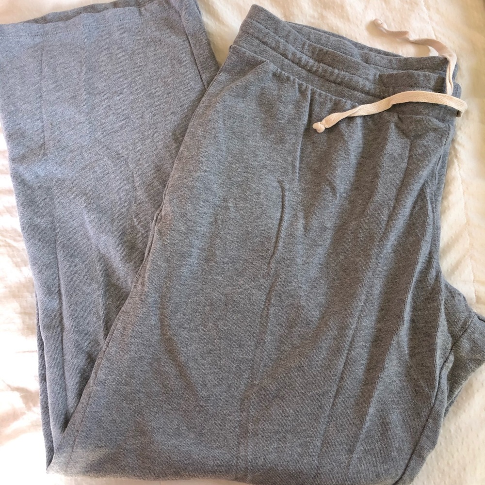 J. Crew heavy weight sweatpants w drawstring.